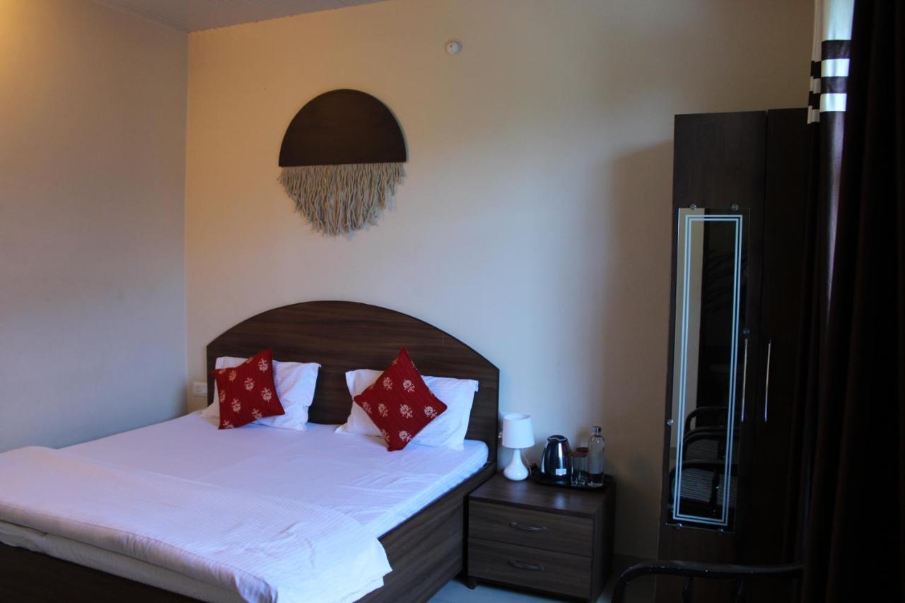 Aditya Homestay Bir-Billing Surrounded By Mountains Exterior photo