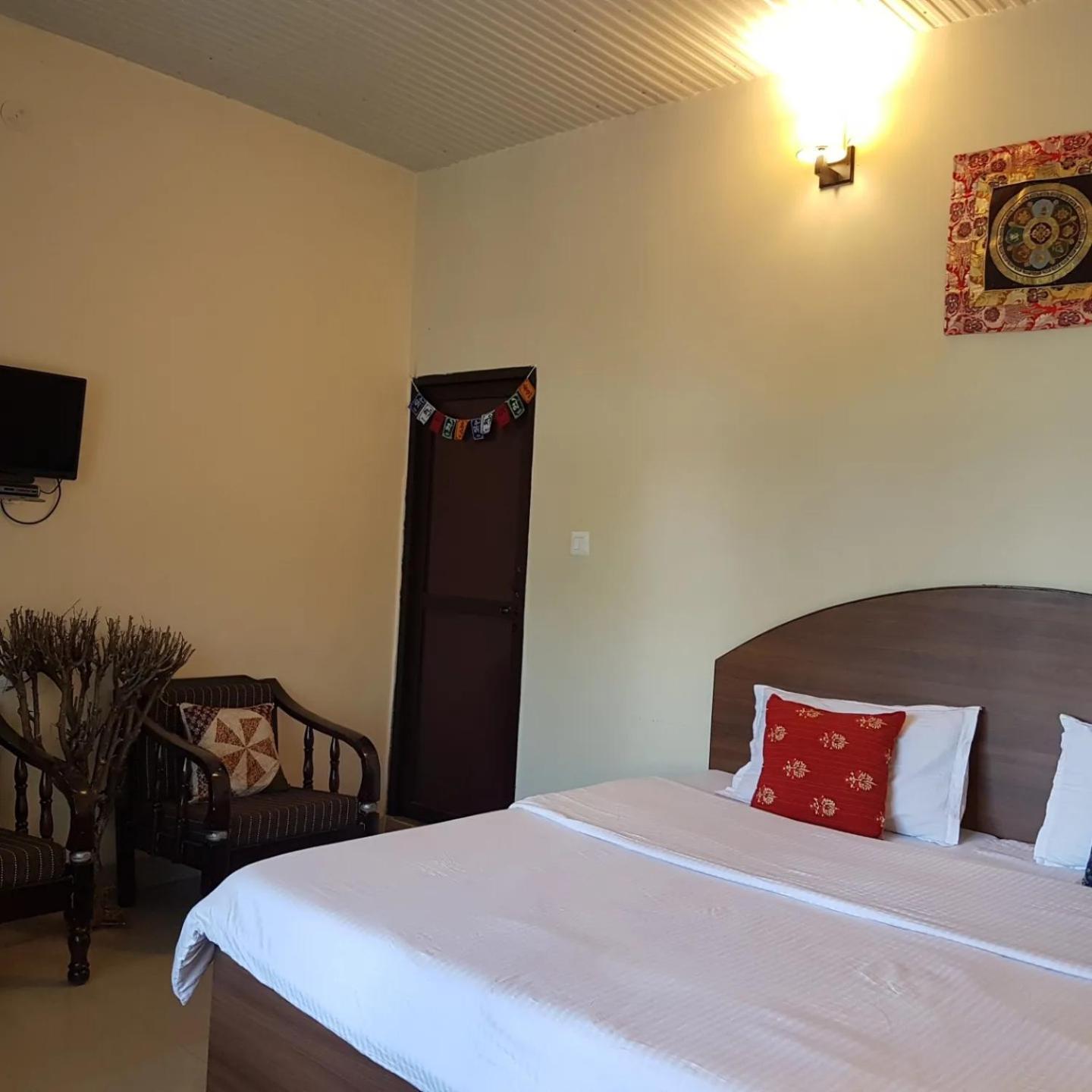 Aditya Homestay Bir-Billing Surrounded By Mountains Exterior photo