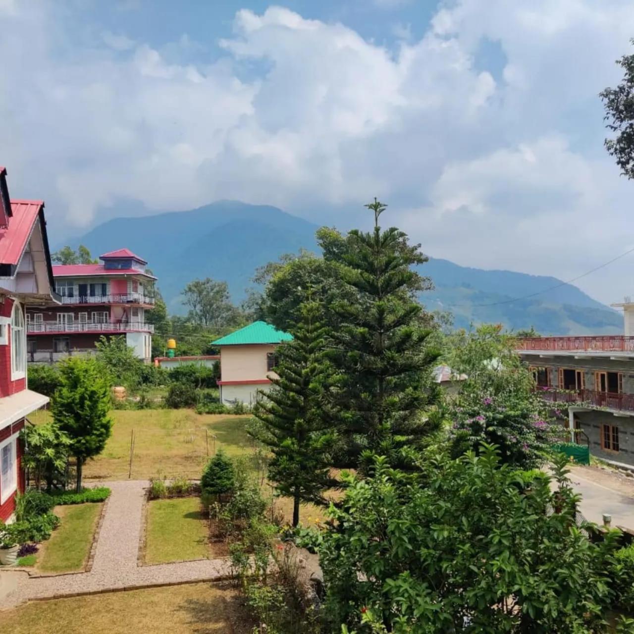 Aditya Homestay Bir-Billing Surrounded By Mountains Exterior photo