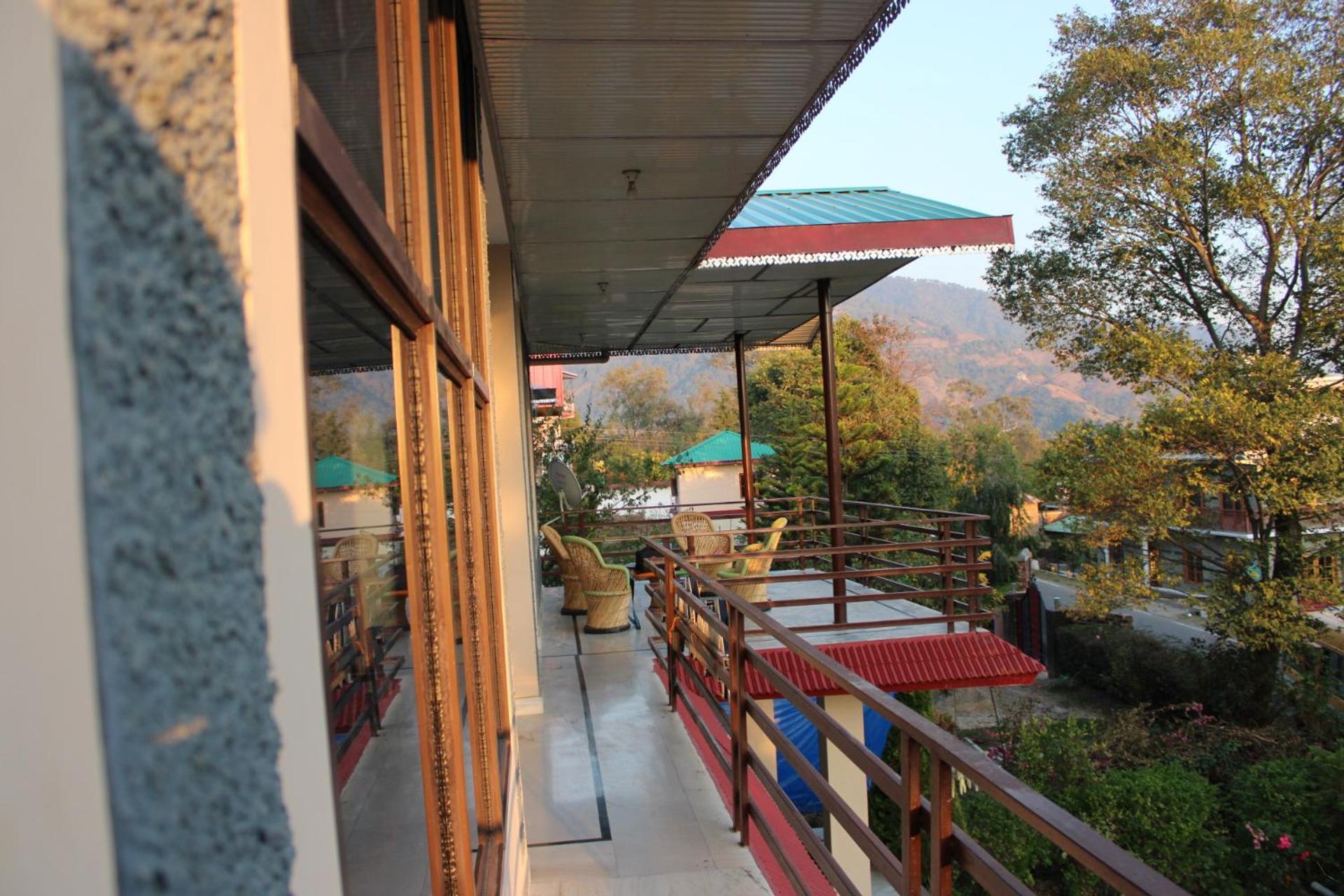 Aditya Homestay Bir-Billing Surrounded By Mountains Exterior photo