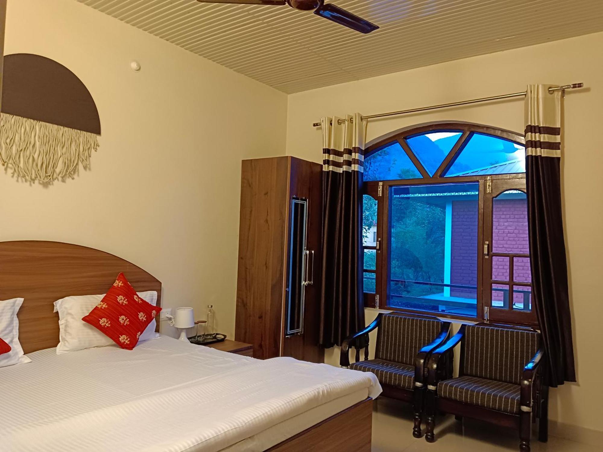 Aditya Homestay Bir-Billing Surrounded By Mountains Exterior photo