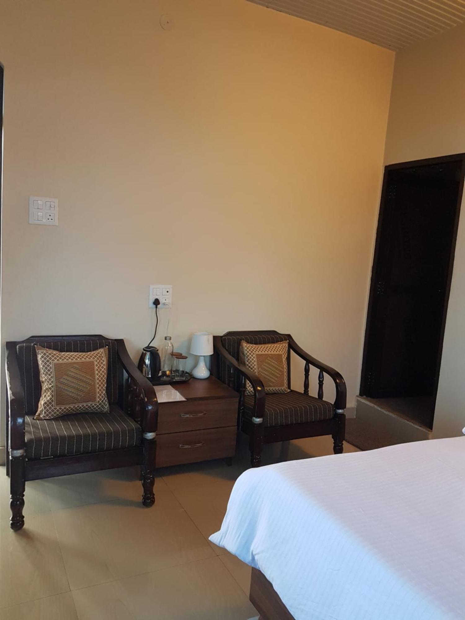 Aditya Homestay Bir-Billing Surrounded By Mountains Exterior photo